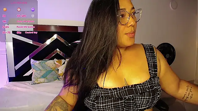 Snapshot of CataleyaMoonroe chatting on 10-25-25, 04:51 CataleyaMoonroe online show from 10-25-25, 04:51