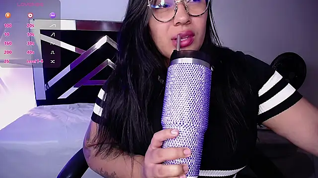 Snapshot of CataleyaMoonroe chatting on 10-28-25, 05:12 CataleyaMoonroe online show from 10-28-25, 05:12