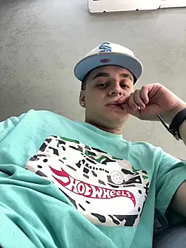 Snapshot of jeff2995_ chatting on 11-04-25, 05:06 jeff2995 online show from 11-04-25, 05:06