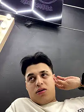 Snapshot of jeff2995_ chatting on 11-08-25, 02:37 jeff2995 online show from 11-08-25, 02:37