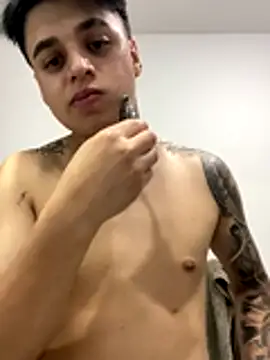 Snapshot of jeff2995_ chatting on 10-31-25, 04:53 jeff2995 online show from 10-31-25, 04:53