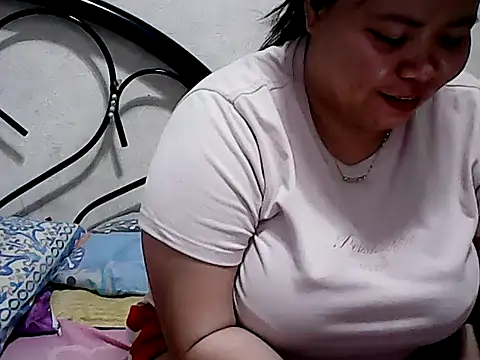 Snapshot of HornyPussie69 chatting on 07-09-26, 06:25 HornyPussie69 online show from 07-09-26, 06:25