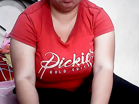 Snapshot of HornyPussie69 chatting on 06-25-26, 12:19 HornyPussie69 online show from 06-25-26, 12:19