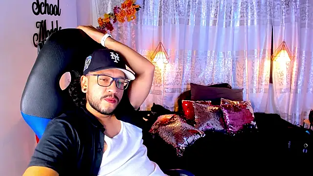Ethan w12 online show from 10-13-25, 08:10
