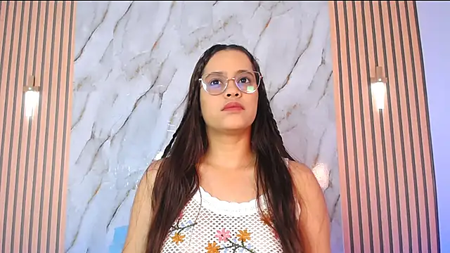 PiaGelvez online show from 11-21-25, 08:19