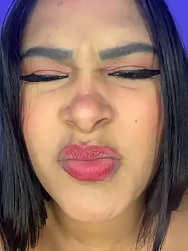 Snapshot of sarafox_10 chatting on 10-08-25, 08:09 sarafox 10 online show from 10-08-25, 08:09