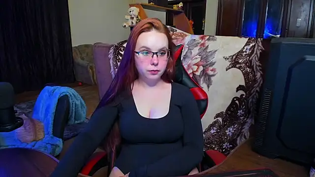 JustFoxyee online show from 11-28-25, 08:42