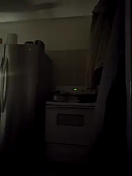 Snapshot of Curious9884 chatting on 12-19-25, 04:27 Curious9884 online show from 12-19-25, 04:27