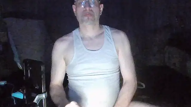 Snapshot of Curious9884 chatting on 10-10-25, 02:45 Curious9884 online show from 10-10-25, 02:45