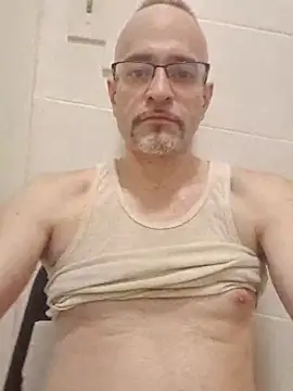 Snapshot of Curious9884 chatting on 10-09-25, 10:38 Curious9884 online show from 10-09-25, 10:38