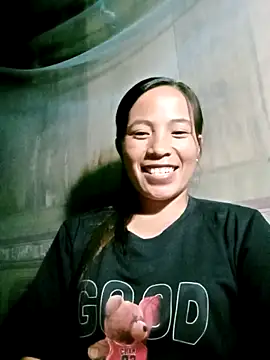 Snapshot of -Lauren- chatting on 10-14-25, 12:28 -Lauren- online show from 10-14-25, 12:28