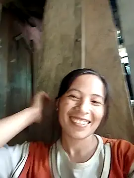 Snapshot of -Lauren- chatting on 10-09-25, 05:19 -Lauren- online show from 10-09-25, 05:19