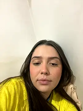 Snapshot of luiza_barcelos chatting on 10-15-25, 02:43 luiza barcelos online show from 10-15-25, 02:43