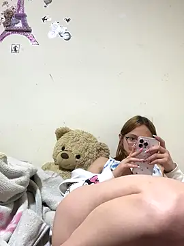 imariahot online show from 10-10-25, 01:17
