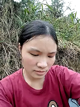 Snapshot of Hin_xx chatting on 10-19-25, 05:21 Hin xx online show from 10-19-25, 05:21