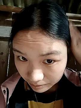 Snapshot of Hin_xx chatting on 10-23-25, 01:04 Hin xx online show from 10-23-25, 01:04
