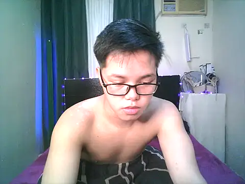 Snapshot of hot_babyboy26 chatting on 10-19-25, 08:17 hot babyboy26 online show from 10-19-25, 08:17