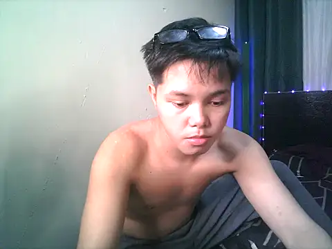 Snapshot of hot_babyboy26 chatting on 10-21-25, 01:10 hot babyboy26 online show from 10-21-25, 01:10