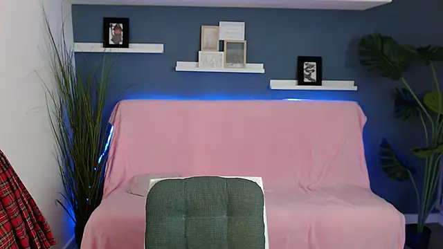 GoldenRose  online show from 10-11-25, 12:06