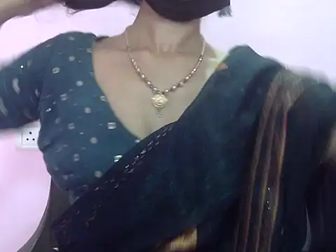 Laila Cute online show from 04-15-26, 04:29