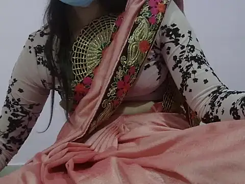 Snapshot of Laila_Cute chatting on 01-06-26, 01:37 Laila Cute online show from 01-06-26, 01:37