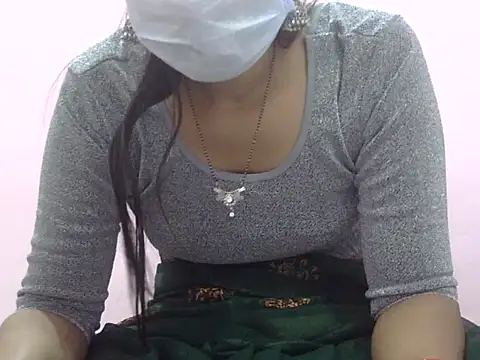 Snapshot of Laila_Cute chatting on 01-12-26, 04:41 Laila Cute online show from 01-12-26, 04:41