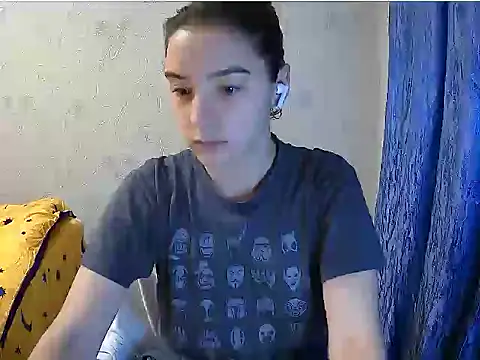 Snapshot of Ali_Kisa chatting on 10-07-25, 02:29 Ali Kisa online show from 10-07-25, 02:29