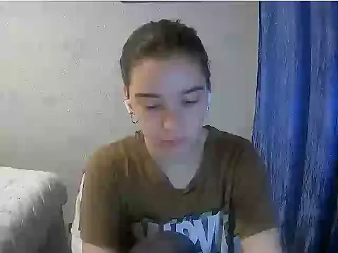 Snapshot of Ali_Kisa chatting on 10-19-25, 03:59 Ali Kisa online show from 10-19-25, 03:59