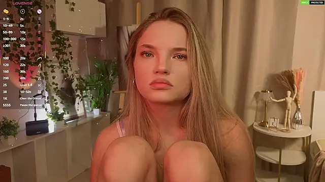 JulieLupo online show from 11-23-25, 06:12