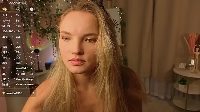 JulieLupo online show from 11-11-25, 06:08