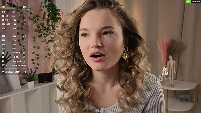 JulieLupo online show from 12-21-25, 06:15