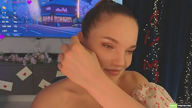 JulieLupo online show from 04-12-26, 07:11