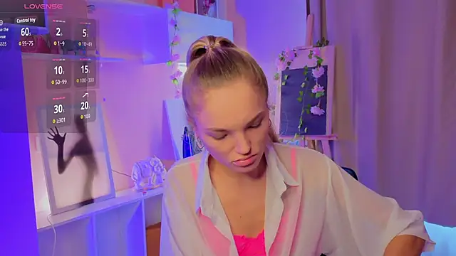 JulieLupo online show from 10-24-25, 06:23