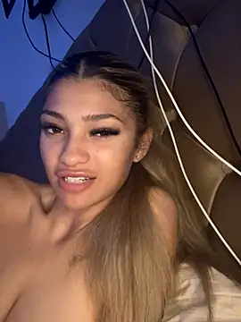 Honeyyyxo online show from 11-02-25, 03:22