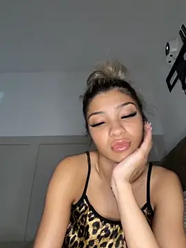 Honeyyyxo online show from 11-01-25, 11:48