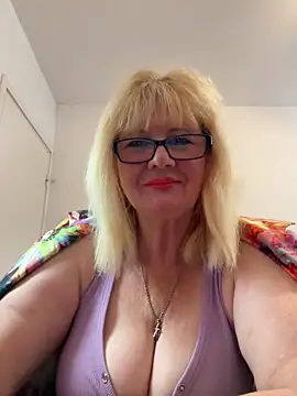 BoloshkaBlonda online show from 10-11-25, 12:28