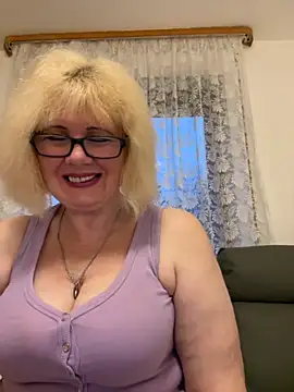 BoloshkaBlonda online show from 11-17-25, 06:39