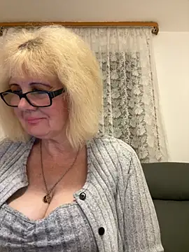 BoloshkaBlonda online show from 11-17-25, 06:45