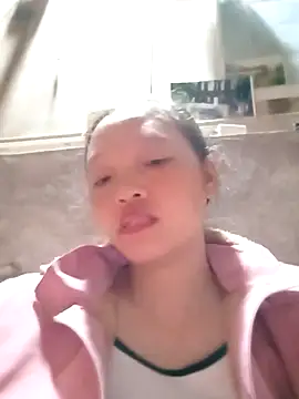 Minkine022 online show from 10-31-25, 06:43