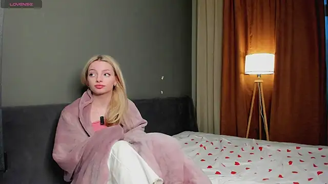 PocketDollX online show from 04-09-26, 04:02