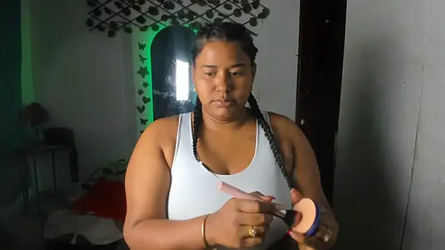Snapshot of Ebony_luna chatting on 07-08-26, 07:47 Ebony luna online show from 07-08-26, 07:47