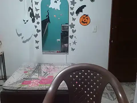 Ebony luna online show from 10-21-25, 12:26