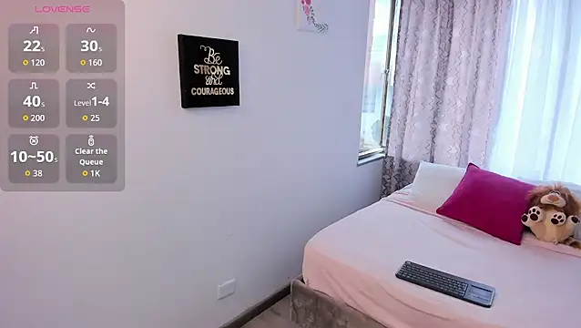 Mila campos online show from 10-18-25, 12:51