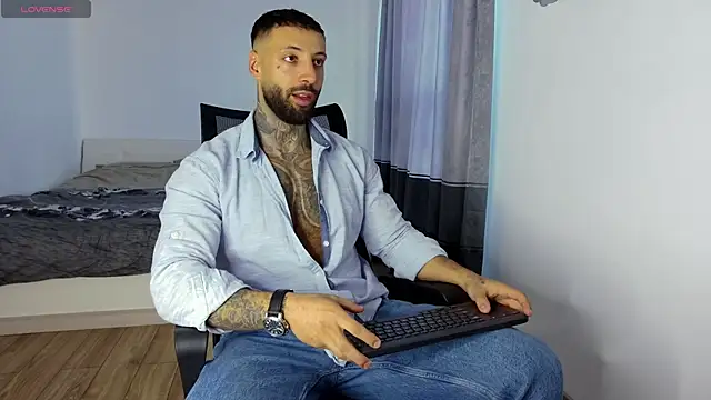 MasculineGuy99 online show from 10-25-25, 05:39