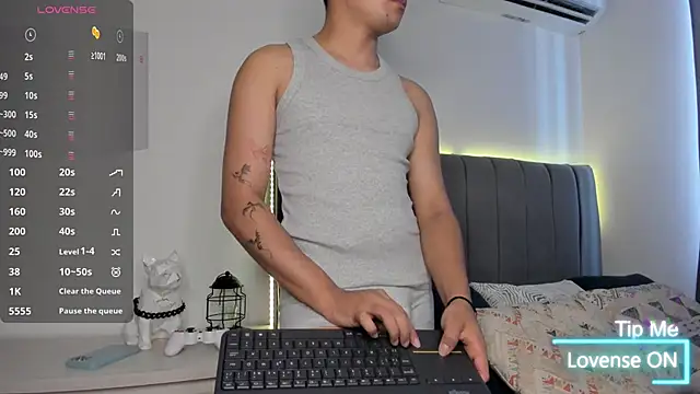 JARETHH online show from 10-29-25, 01:32