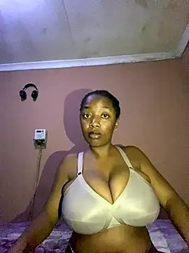 Snapshot of Barbiianaa chatting on 10-12-25, 12:12 Barbiianaa online show from 10-12-25, 12:12