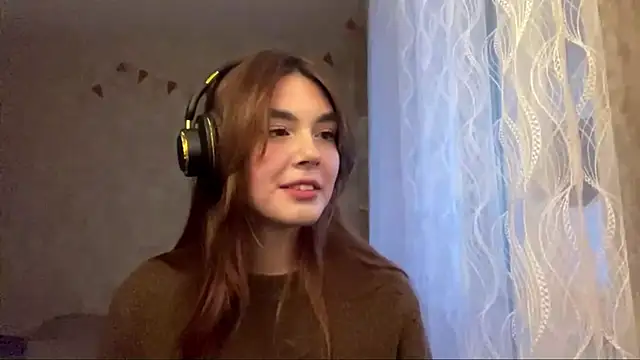 Snapshot of TeresitaLish chatting on 10-07-25, 03:35 TeresitaLish online show from 10-07-25, 03:35