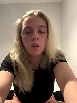 Snapshot of LucyLowbb chatting on 11-01-25, 10:36 LucyLowbb online show from 11-01-25, 10:36