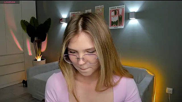 linakorvin online show from 10-18-25, 01:35