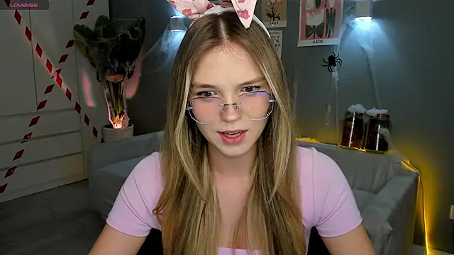 linakorvin online show from 10-30-25, 01:31